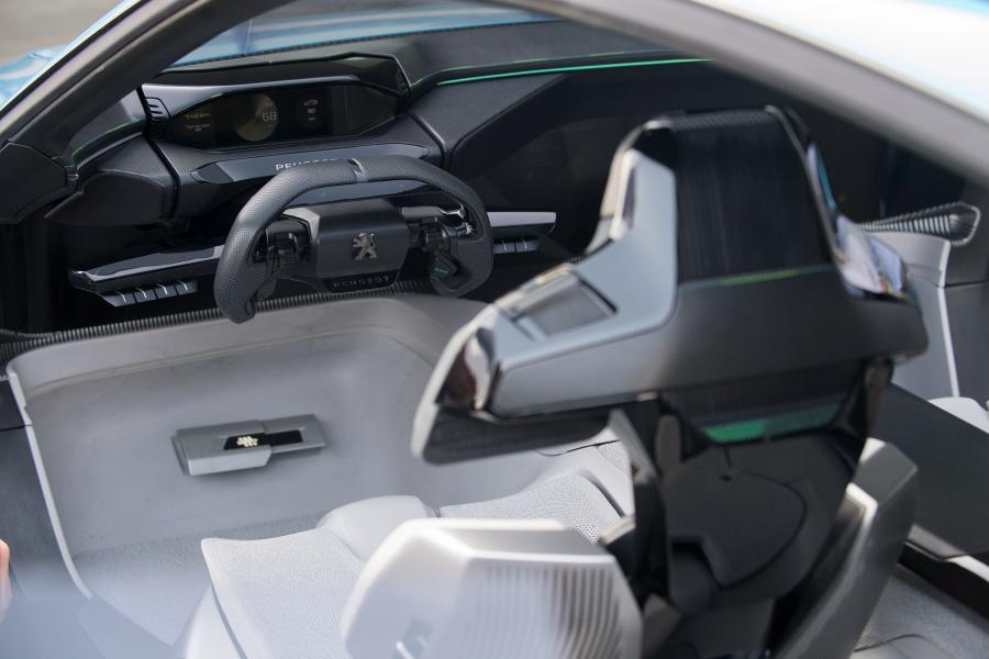 Интерьер Peugeot Instinct Concept 2017 года  (фото 97 из 98)